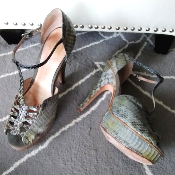 Embossed Green Snake Python Print T Strap Platform Heels by House of Harlow - Picture 10 of 15
